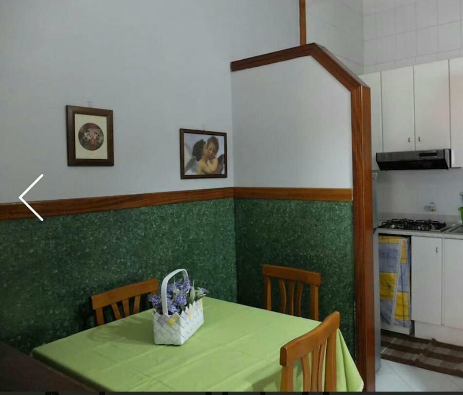 Casa Vacanza Nonna Antonietta Кастеламаре ди Стабия Екстериор снимка