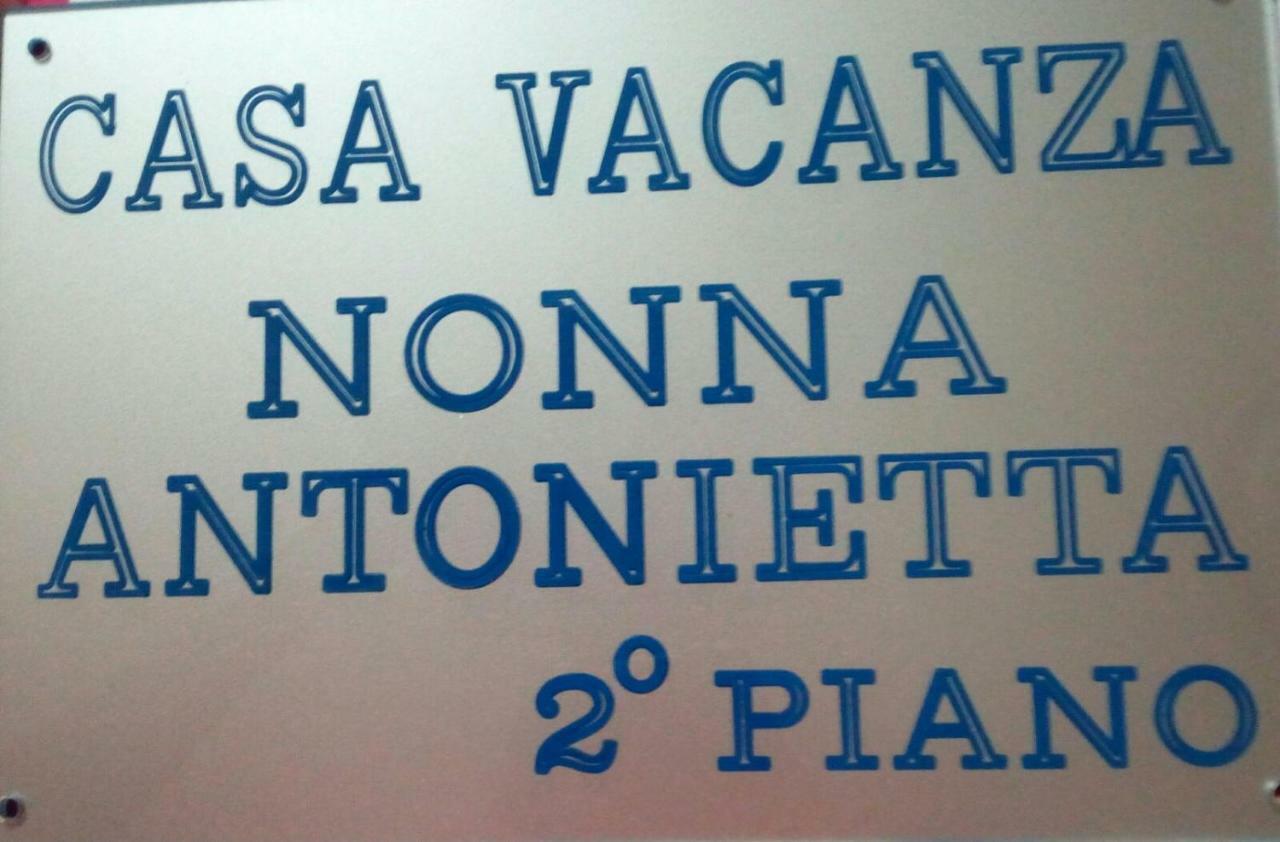Casa Vacanza Nonna Antonietta Кастеламаре ди Стабия Екстериор снимка